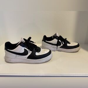 Nike Black and White Women's Sneakers